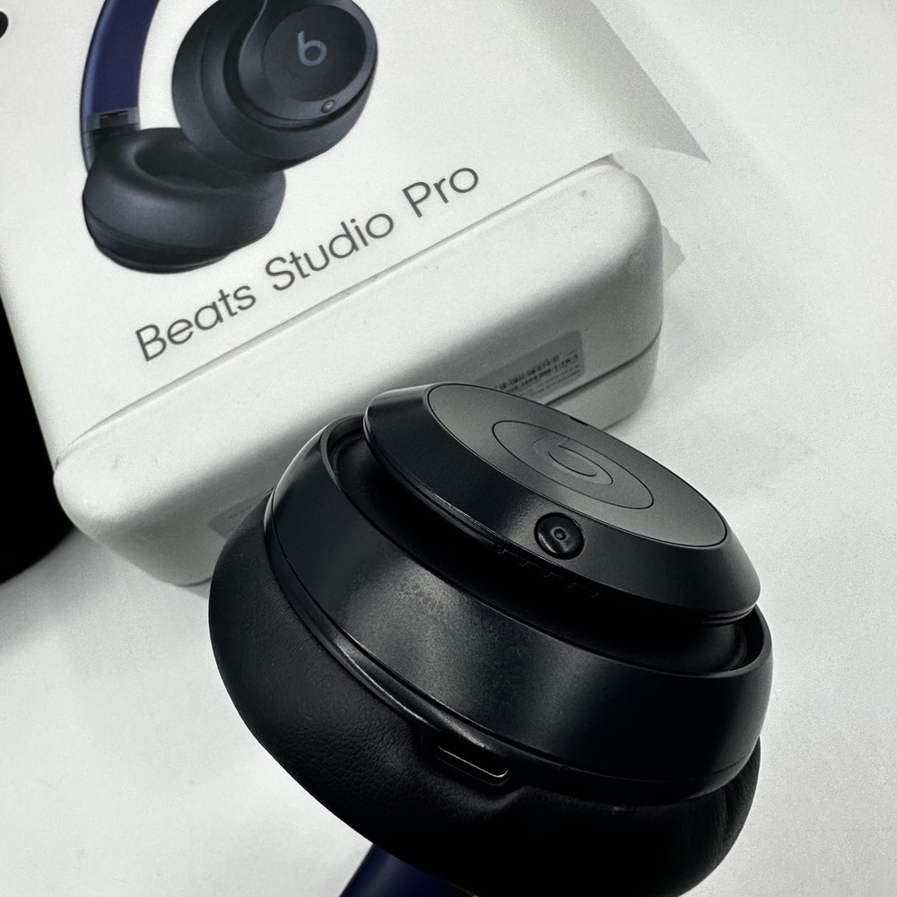 Beats Studio Pro Wireless Headphones Blue in Box w/ Charger - Picture 10 of 14